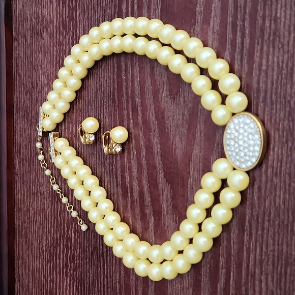 Avon Double Strand Pearl Honor Society Necklace with matching earrings, clip on. - Picture 8 of 12